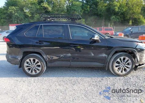 2024 Toyota Rav4 Xle Premium z USA, uszkodzony, nr VIN 2T3C1RFV4RW316480